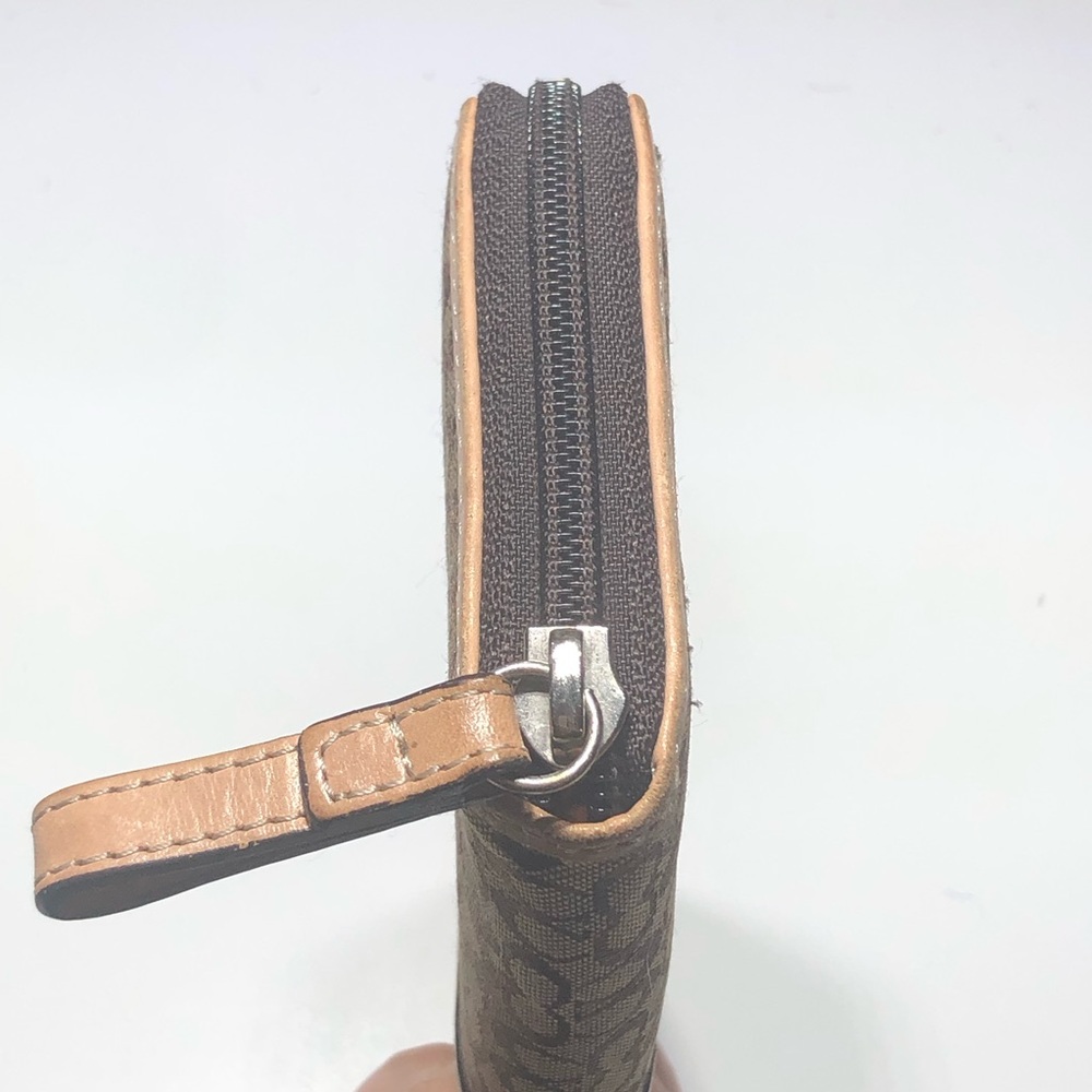 COACH Brown and Tan Signature Zip Around Wallet / Checkbook / Credit Cards - Picture 9 of 14